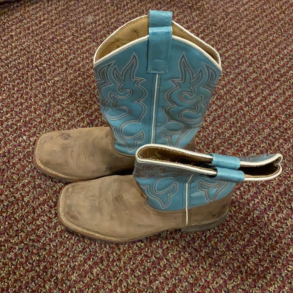 Ariat cowboy boots